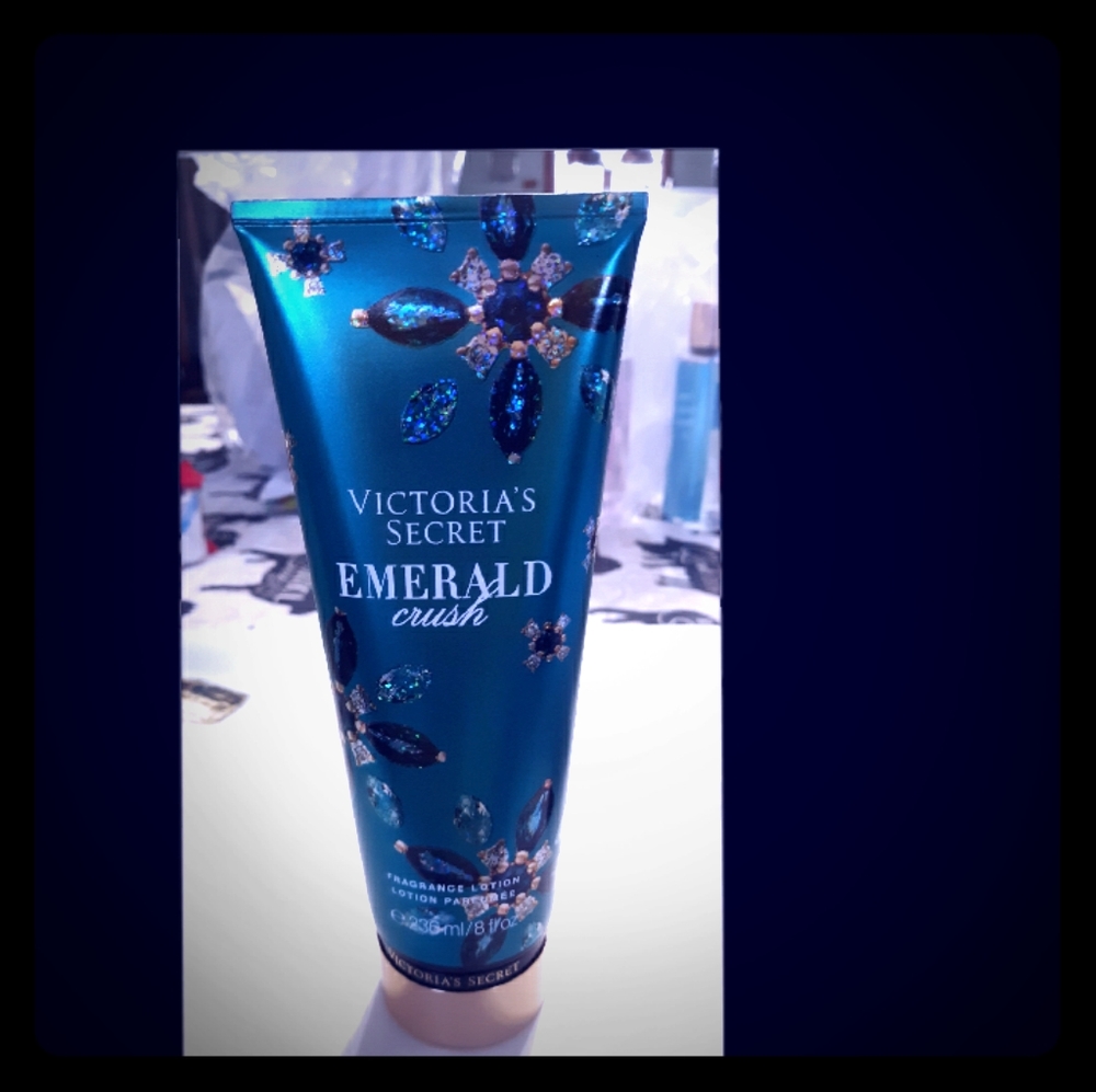 Victoria secrets lotion  Emerald crush